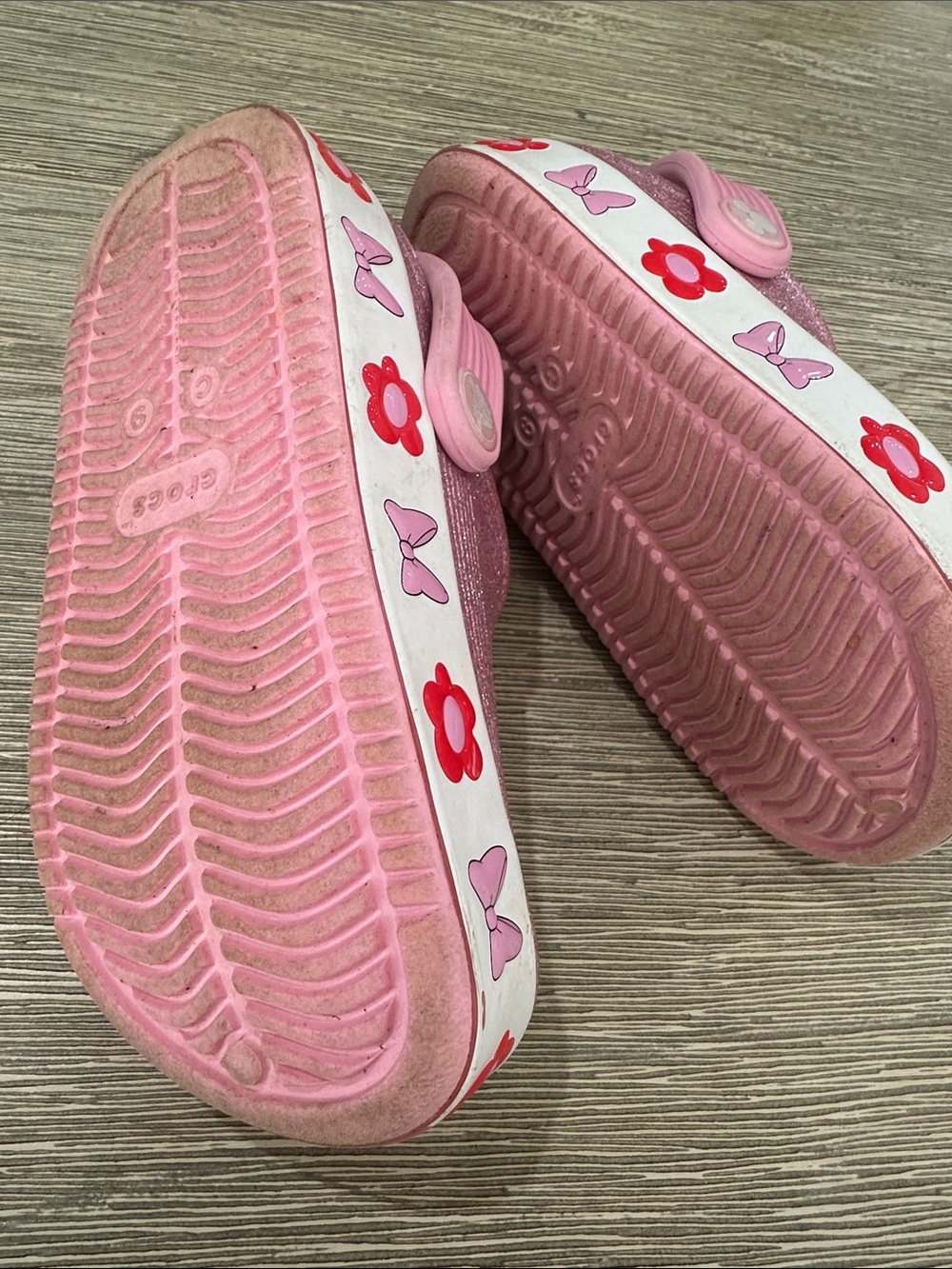 Disney Pink Glitter Clog Sandals with Minnie Mouse and Red Flower Charms - Picture 4 of 6